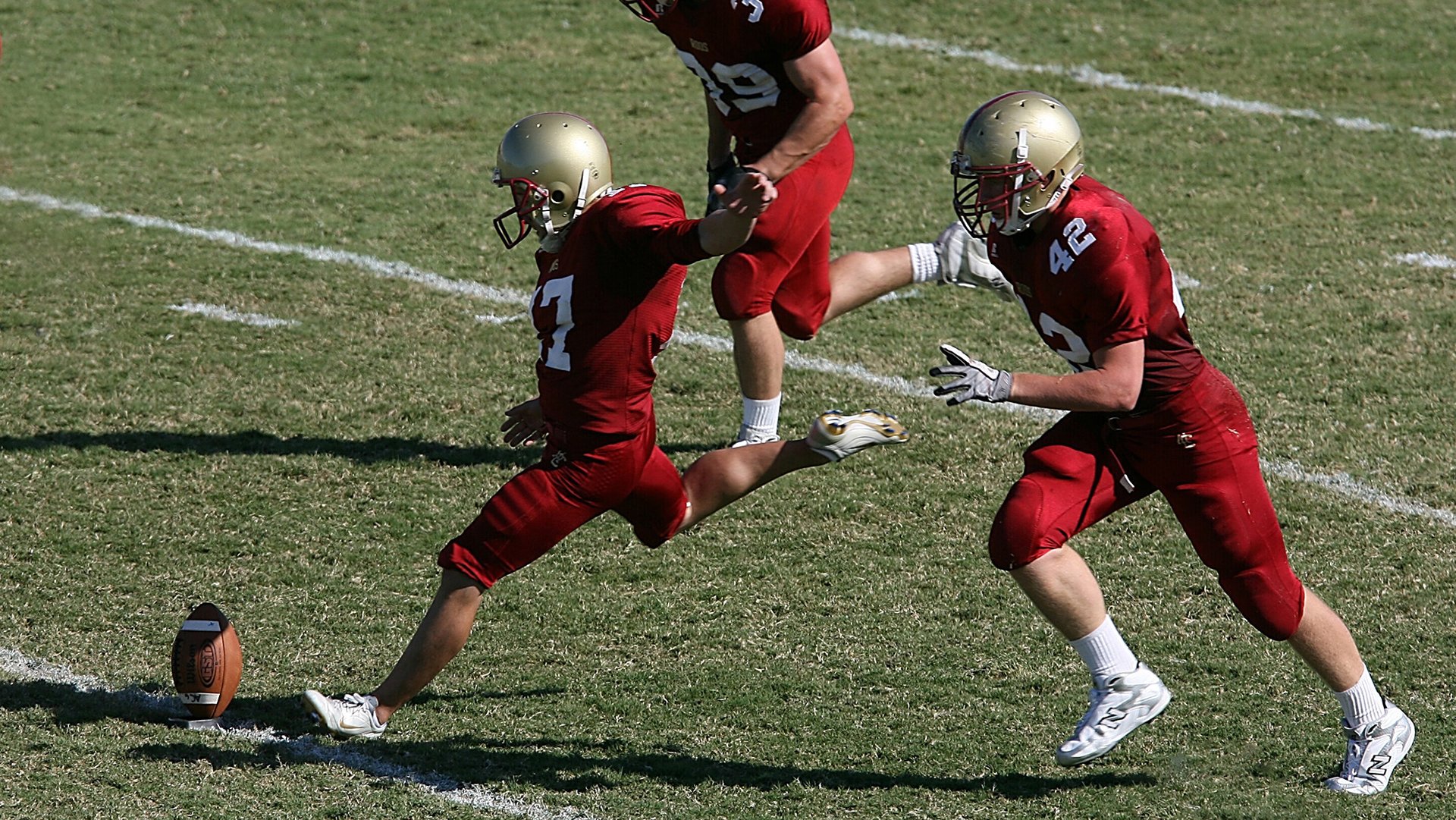 开云电竞-“帕布罗·马特拉：美洲狮队的防线核心，领袖风范尽显”